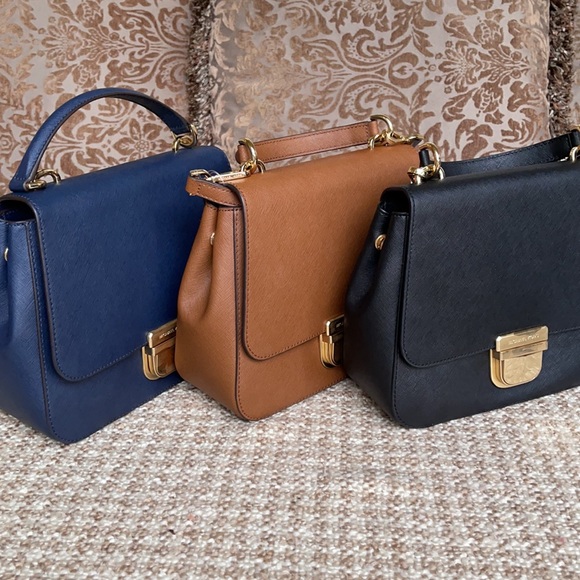 Michael Kors Bridgette MD TH Messenger Black - Picture 11 of 16